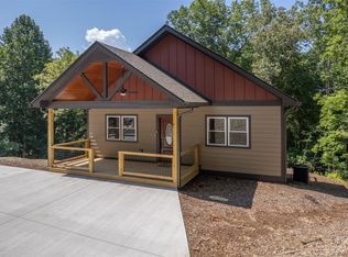 30 Arnie Dr, Etowah, NC 28729