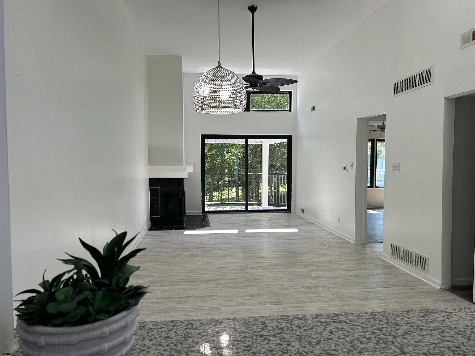 2 bed, 2.0 bath, $2,200 — Photo 3