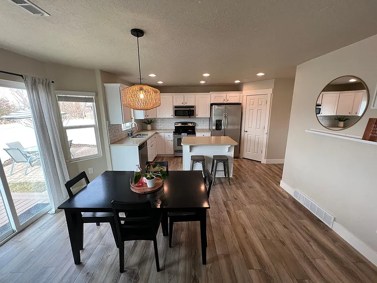 1043 N 740 W — Photo 4