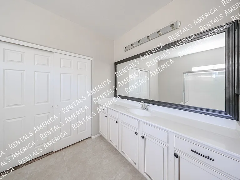 16926 W Nottingham Way — Photo 19