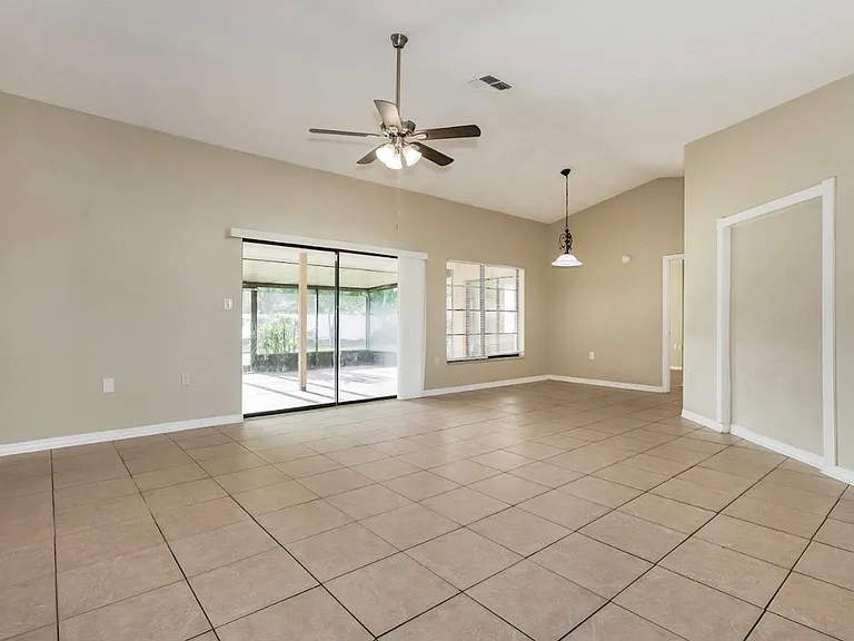 1720 Lake Crest Ave — Photo 4