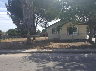 1022 S Maple St, Pixley, CA 93256