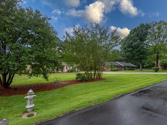 5th image of 958 Gunter Cir