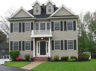 27 Oheir Way, Lowell, MA 01852