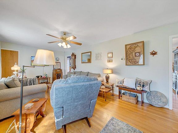 5th image of 614 Santee Rd