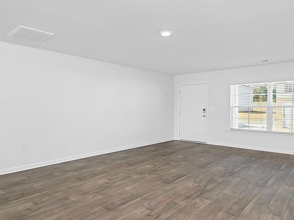 3rd image of 651 Glacier Rd