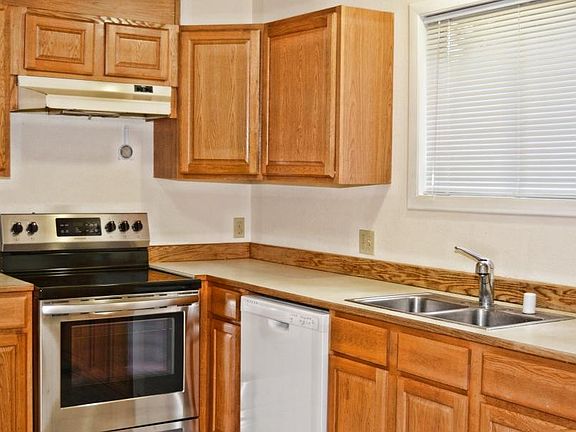 4th image of 3205 E Bay Dr NW