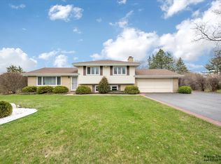 113 Wedgewood Dr, Barrington, IL 60010