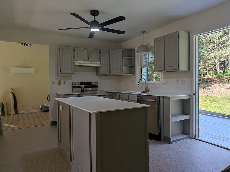 207 Station Rd — Photo 3