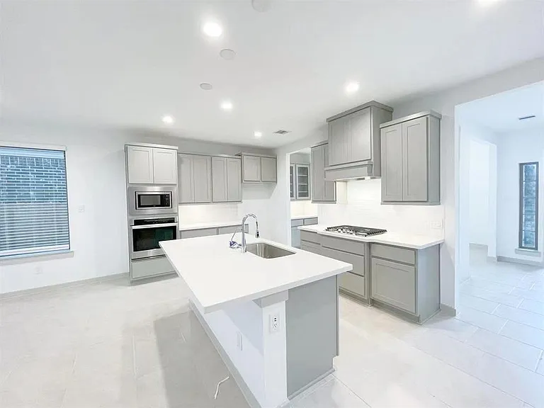 28303 Hazel Trl — Photo 3