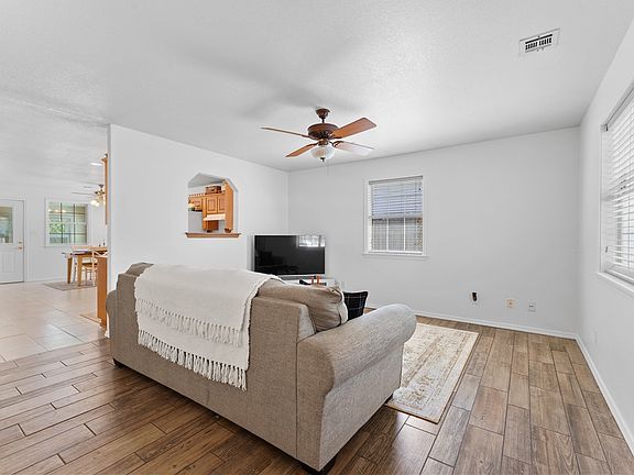 5th image of 1409 S Arkansas St
