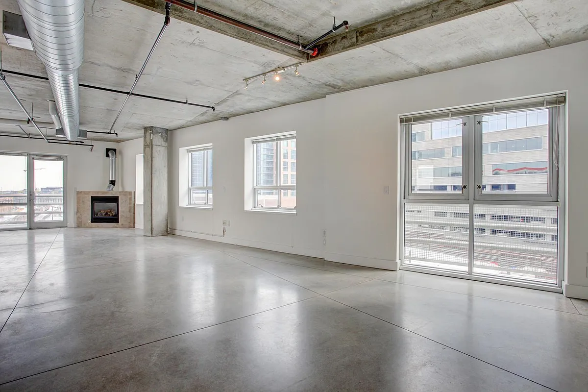 Building Photo - 1610 Little Raven St #511