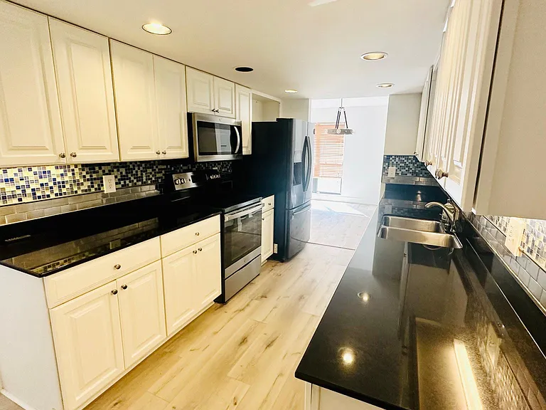 3103 W Knights Ave — Photo 13