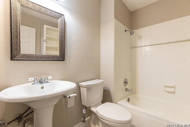 21514 Longwood — Photo 12