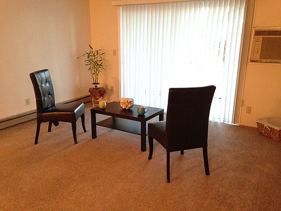 3rd image of 1811 W Northridge Ct APT 6
