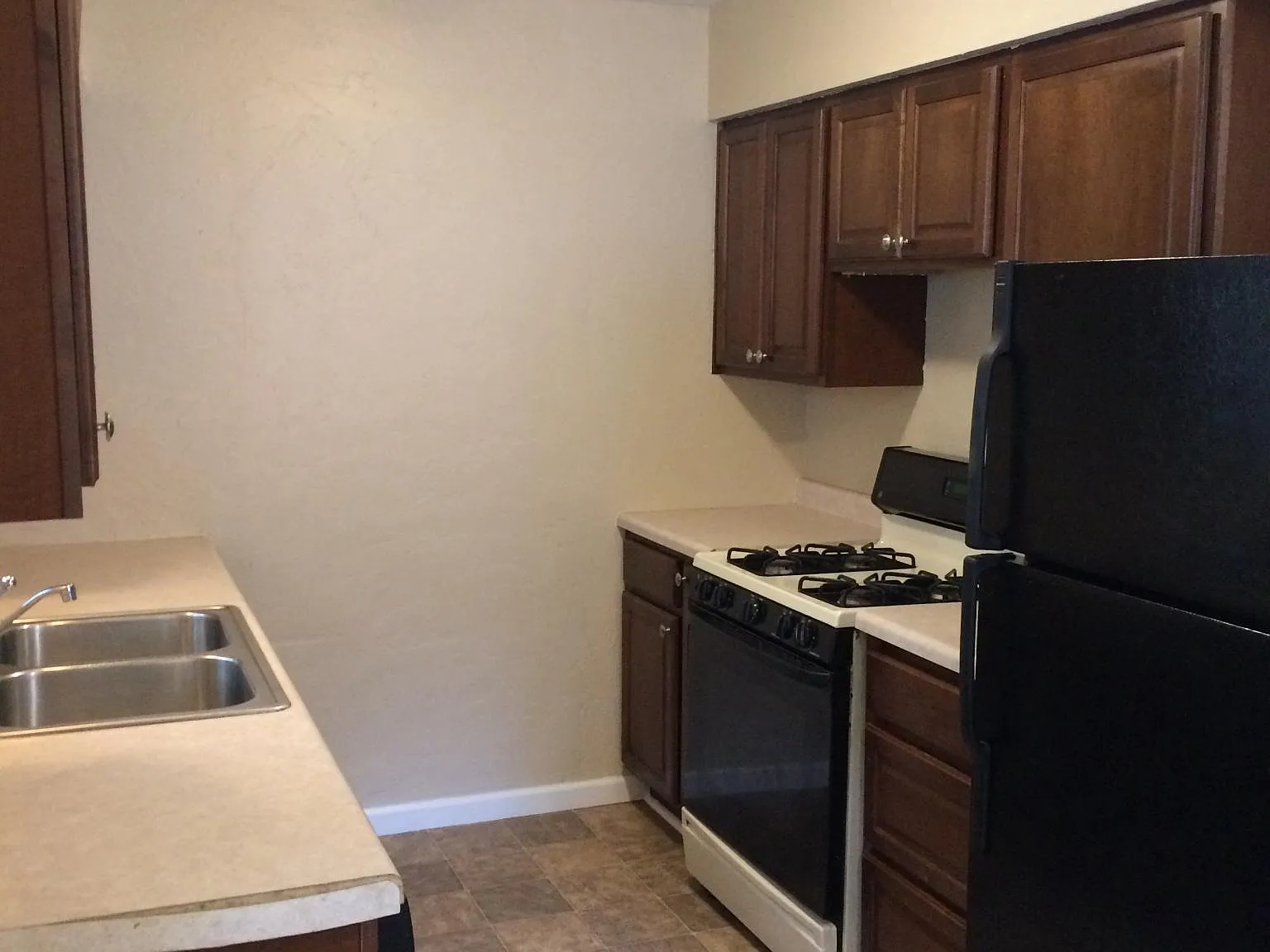 2338 SE 6th St — Photo 3
