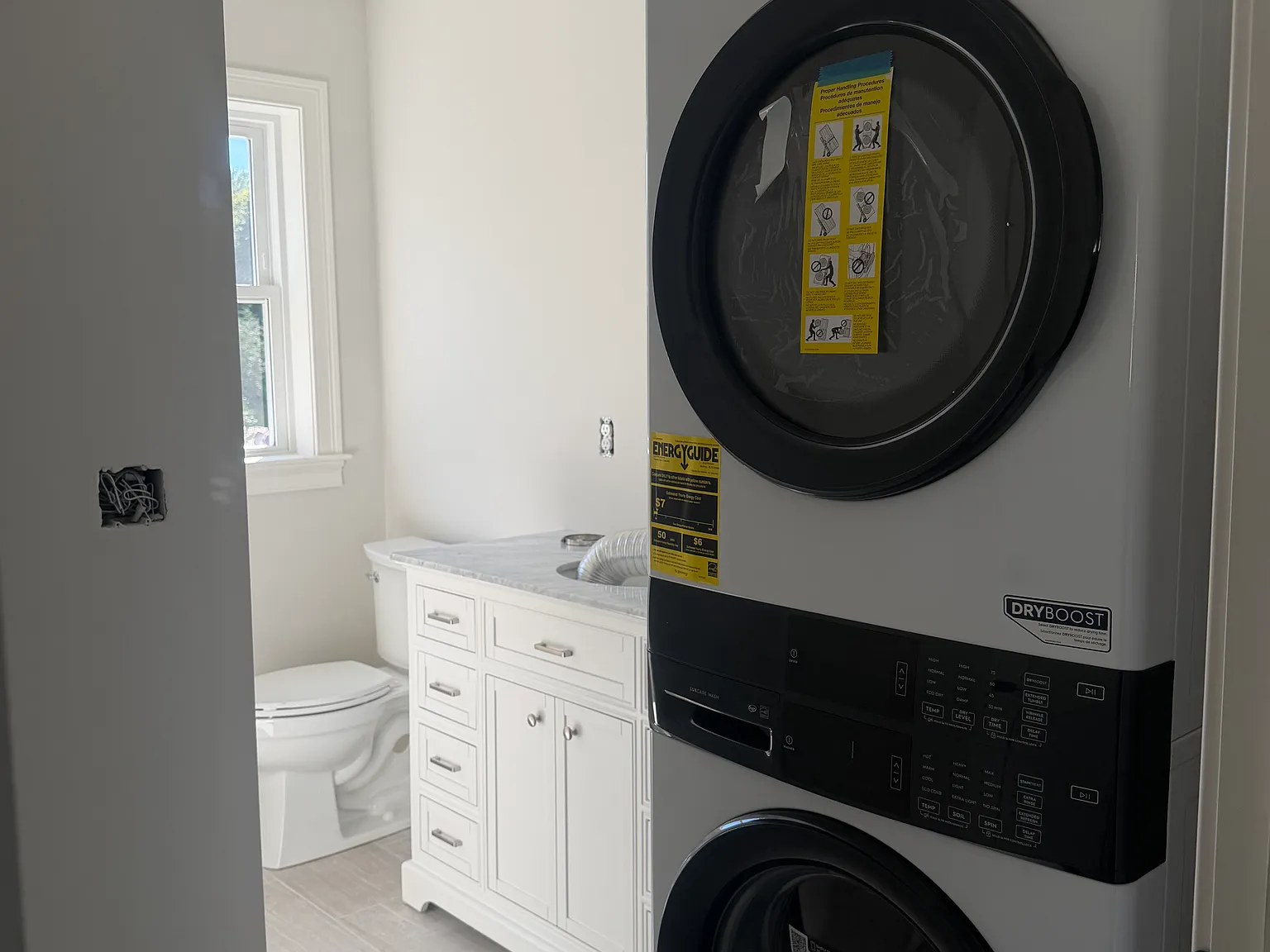 2 bed, 1.5 bath, 900 sqft, $3,200 — Photo 3