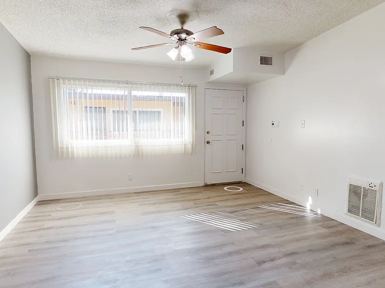 10112 Felton Ave — Photo 19