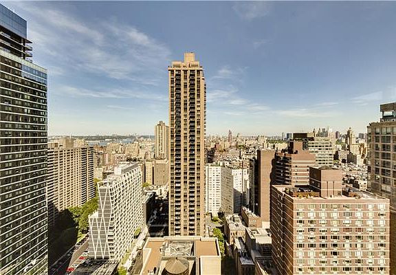 5th image of 160 W 66th St APT 33D