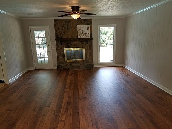 2nd image of 6325 Thornhill Dr
