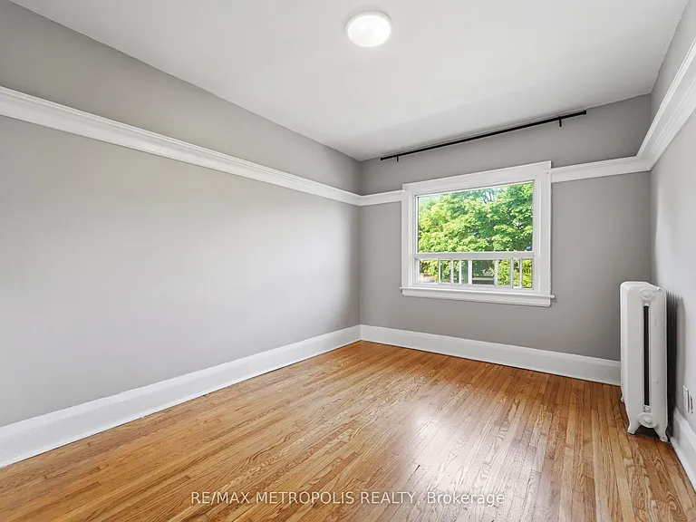 277 Gilmour Ave #UPPER — Photo 14