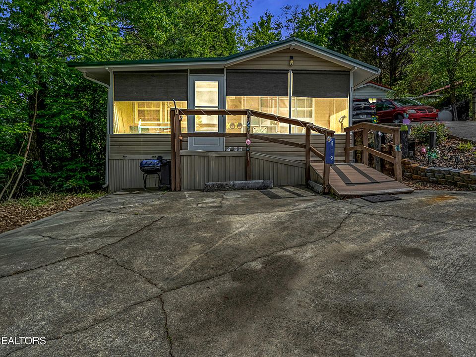 1st image of 419 Mountain Thrush Dr