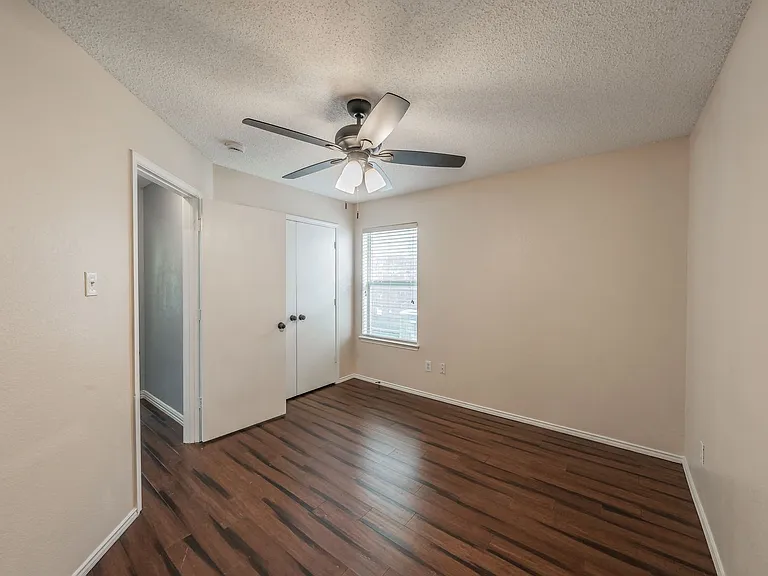 8109 Mosstree Dr — Photo 7