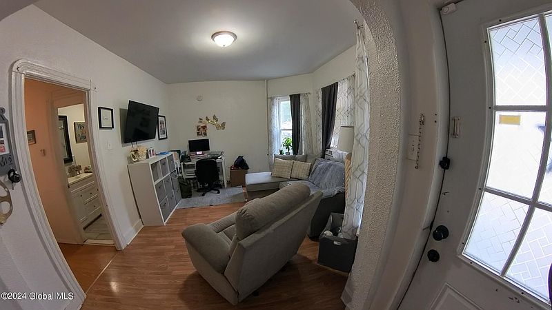 5th image of 34 Columbia Street
