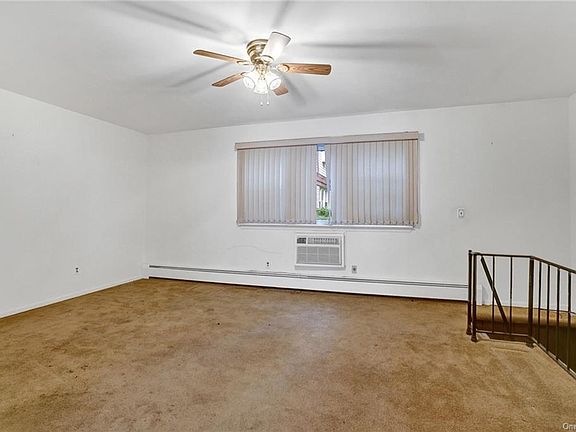 3rd image of 23 Somerset Dr APT 13B