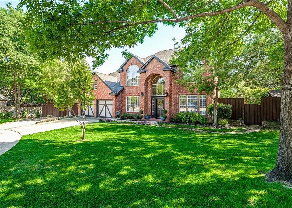 1st image of 2761 Hidden Lake Dr