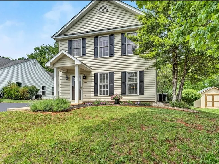 232 Towne Crier Rd — Photo 2