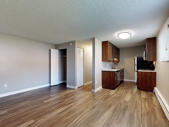 4th image of 841 W Prentice Ave #5718735