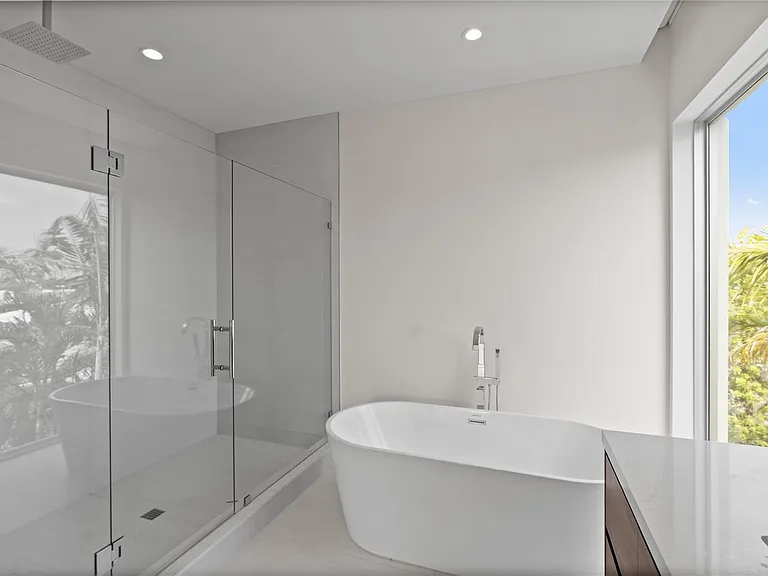 221 Shore Ct #221 — Photo 49