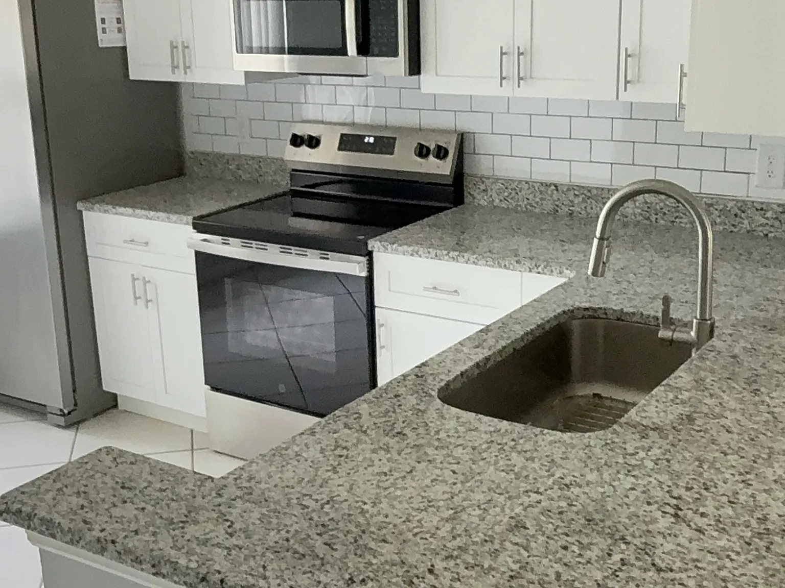 9211 Palm Tree Drive — Photo 1