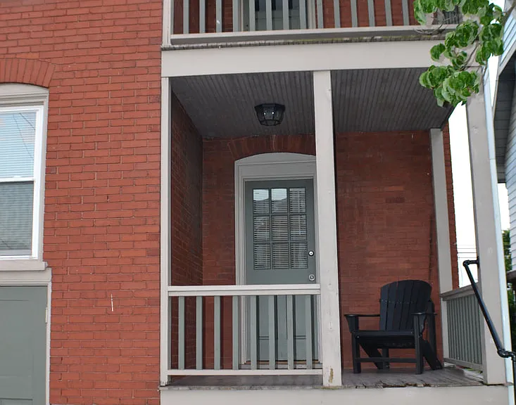 1146 Memorial Ave — Photo 24