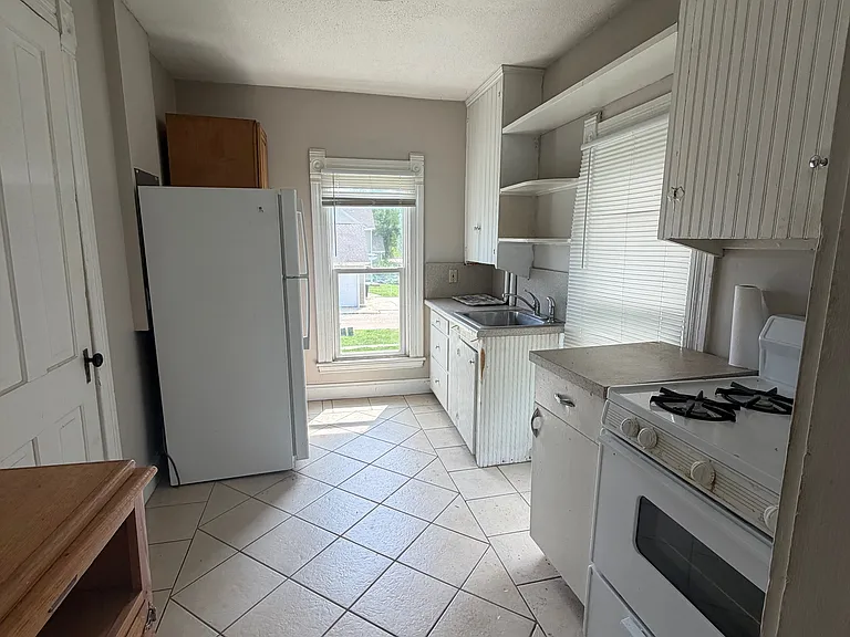 914 Washington St #2 — Photo 1