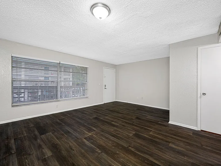 KC Flats Apartments — Photo 20