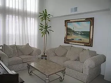4 bed, 2747 sqft, $5,400 — Photo 2