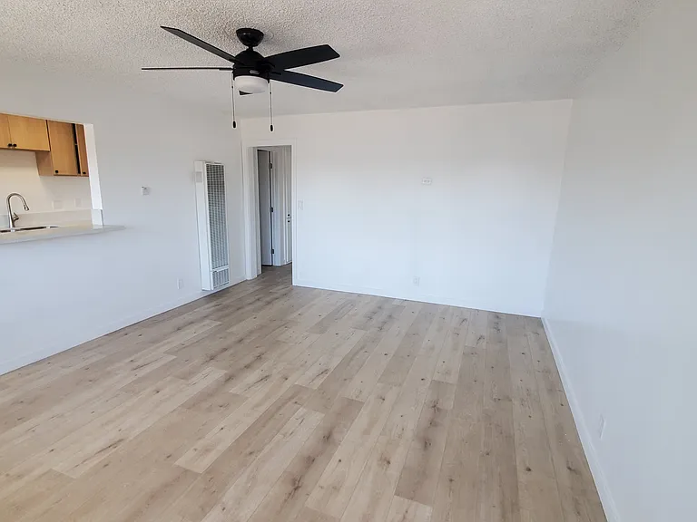 9328 Elizabeth Ave #G — Photo 7