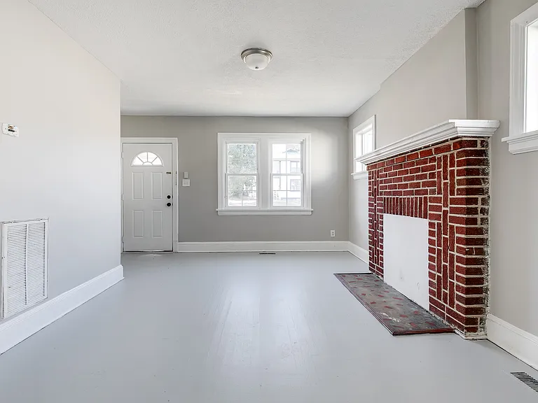 3621 Benton Ave — Photo 5