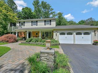 20 Polly Dr, Huntington, NY 11743