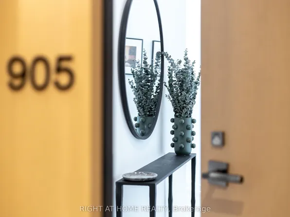 200 Sudbury St #905, Toronto, ON M6J 0H1