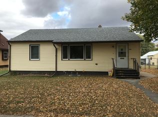809 8th Ave SE, Jamestown, ND 58401