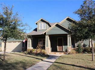 527 Austin St, Grapevine, TX 76051