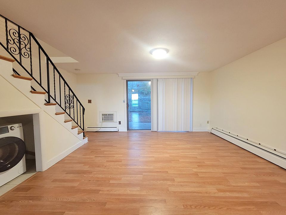 1st image of 419 Newport Ave Unit 15