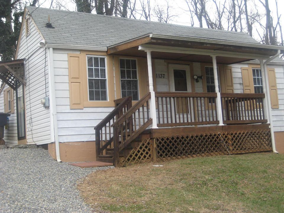 1st image of 1137 Thomas Ave NW