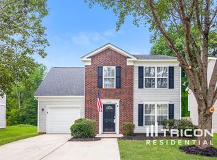 6303 McIntyre Ridge Dr, Charlotte, NC 28216