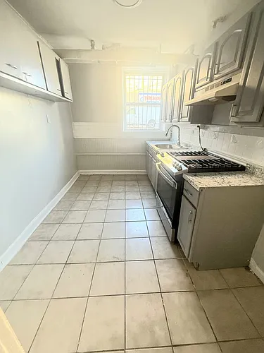 3 Fuller Pl Photo 1