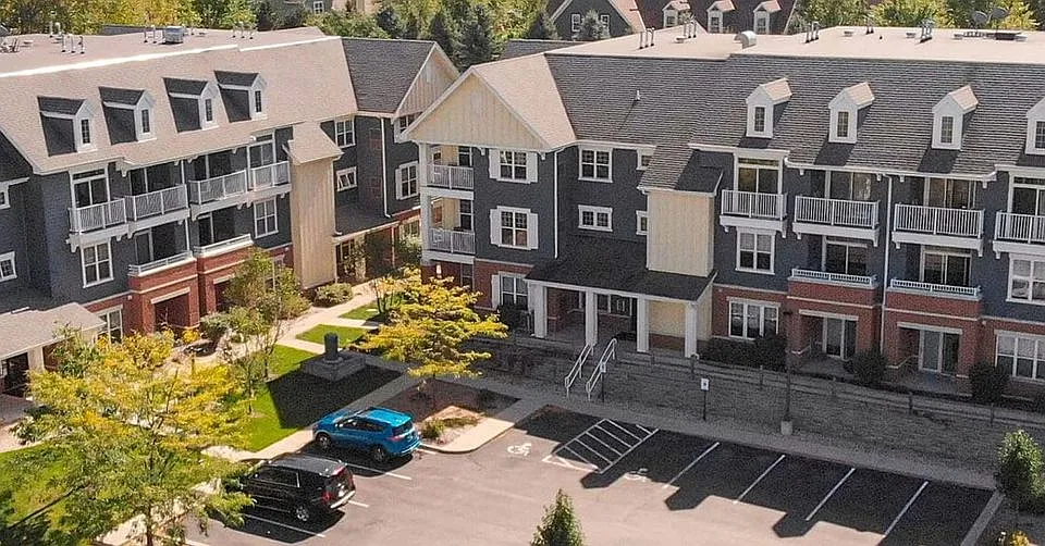 Delafield Lakes Apartments