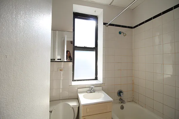 Rented by Julianna Realty Corp | media 15